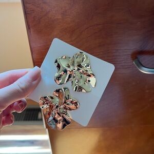 Gold like Floral Earrings